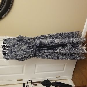 Stunning Tahari navy and white dress NWT